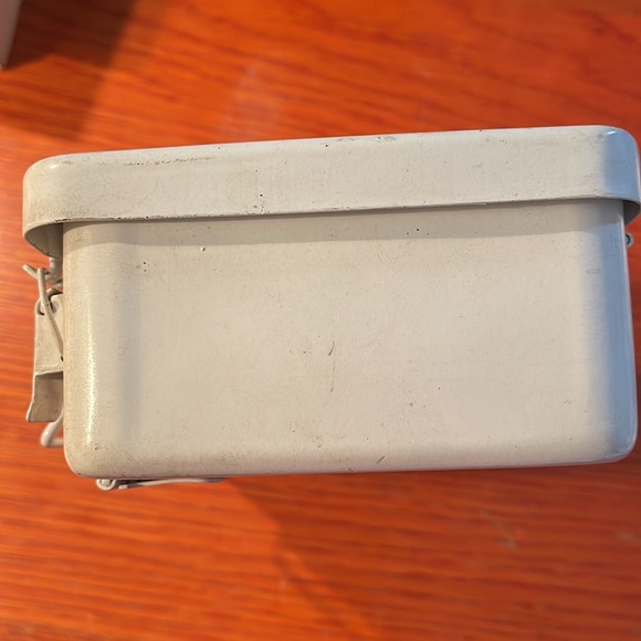 Vintage Metal First Aid Kit Conrail - Picture 4 of 12